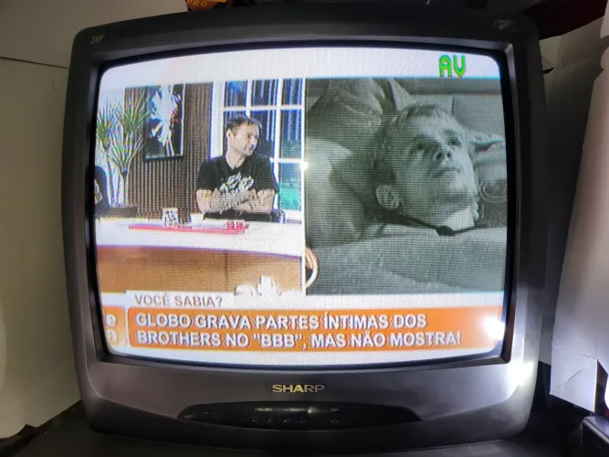 TV de tubo 20 polegadas,sharp,funcionando, raridade 