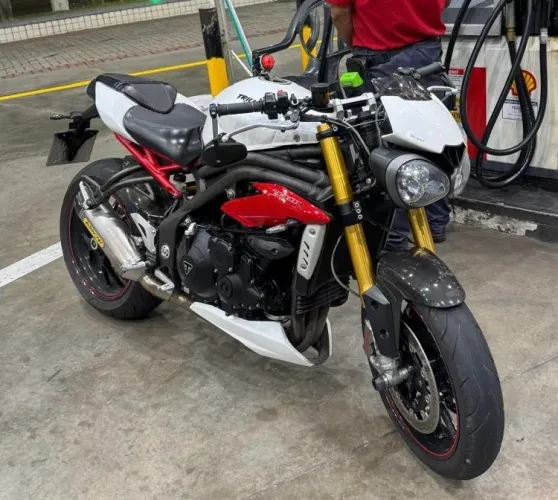 SPEED TRIPLE 1050 R TRIUMPH
