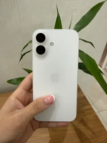 iPhone 16 - 256gb - semi novo