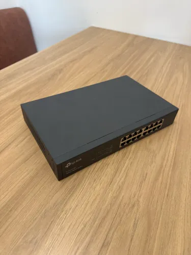 Switch TP-Link TL-SG1016D