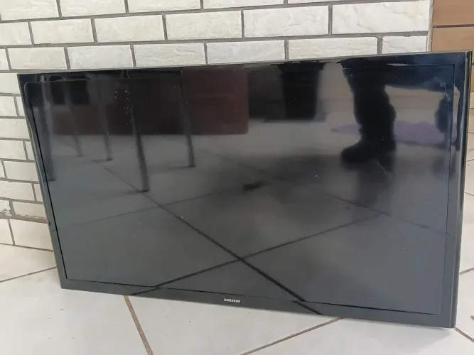 (Leia antes)TV pra retirar peças 80,00