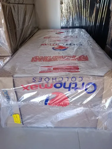 Cama box solteiro+travesseiro de brinde ?