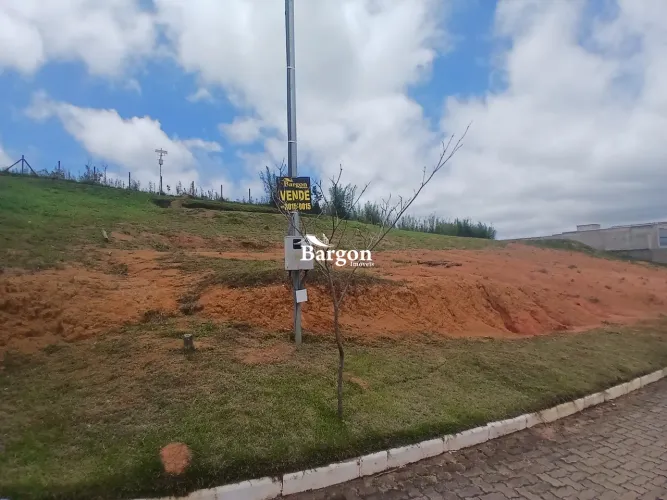 Lote com 540 m² a venda em Condomínio fechado no Bairro Salvaterra em Juiz de Fora