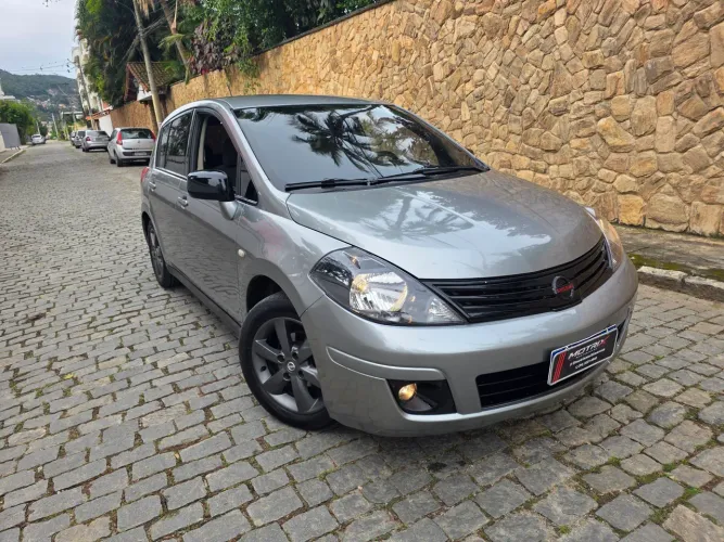 Nissan Tiida S 1.8/1.8 Flex 16V Mec. 2013