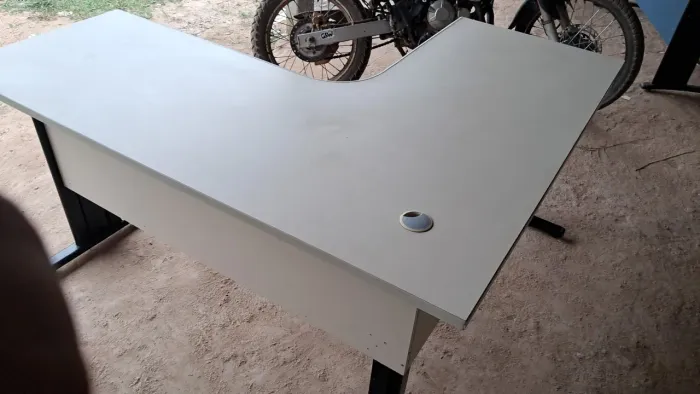 Mesa Em L
