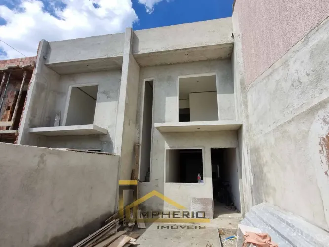 Casa à venda em Curitiba-PR: Imóvel com 3 quartos, 1 sala, 2 banheiros, 1 vaga na Cidade I