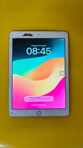 Ipad 6 geração funcionando tudo - tela trincada