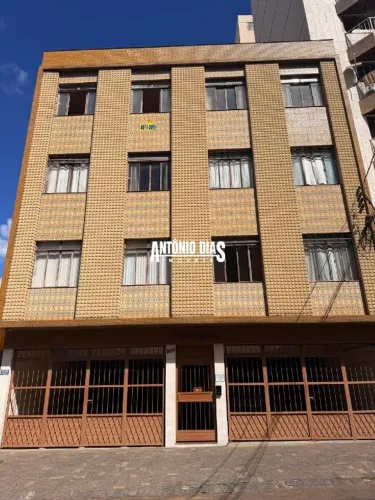 Apartamento de 2 quartos no Centro - Rua Barão de Cataguases