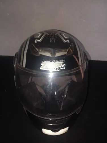 Capacete 788g4 novinho