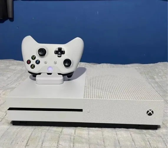 Xbox One S 500GB + Controle + Jogos (Fifa 24, 25, 26) - Impecável!