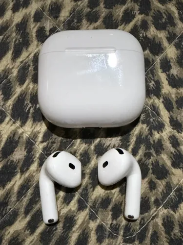 AirPodes 4