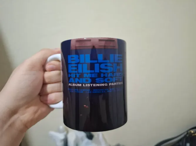 Vendo caneca/xícara personalizada da Billie Eilish