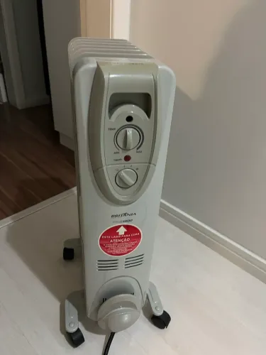 Aquecedor a Óleo Britânia 1500W BAQ1720B - Super Conservado - Curitiba