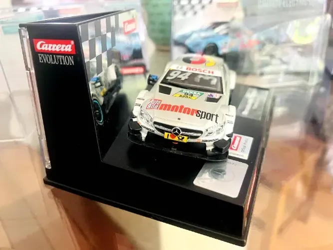 1/32 - Carrera Evolution Cor Mercedes Amg C 63 Dtm
