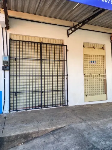 Alugo ponto na feira da Cohab
