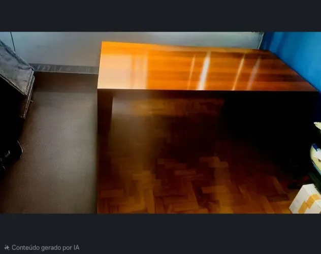 Vendo mesa de madeira maciça reforçada 