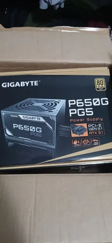 Fonte 650w plus gold gigabyte nova lacrada