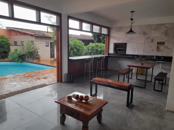 Vendo casa no bairro do Carmo lote de 690m