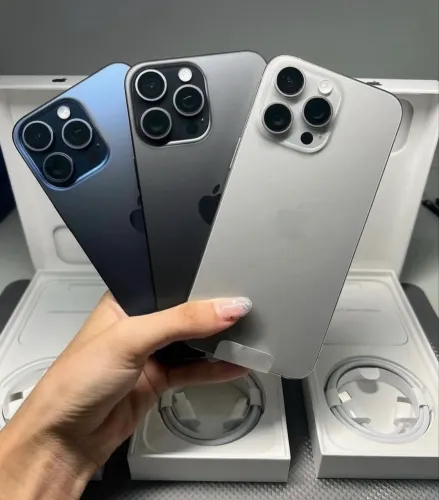 iPhone 15 Pro Max Lacrado - Garantia Apple 