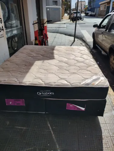 Cama Queen