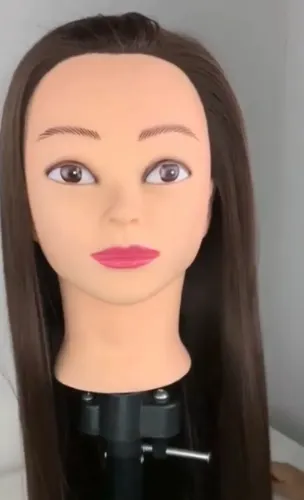 Vende- se boneca de treino para penteados + suporte