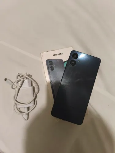 Celular Usado- A06 128 GB. 
