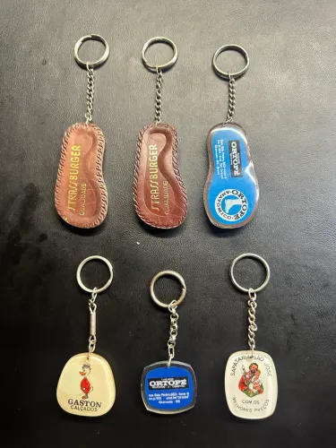 Chaveiros antigos - marcas famosas - Calçados 