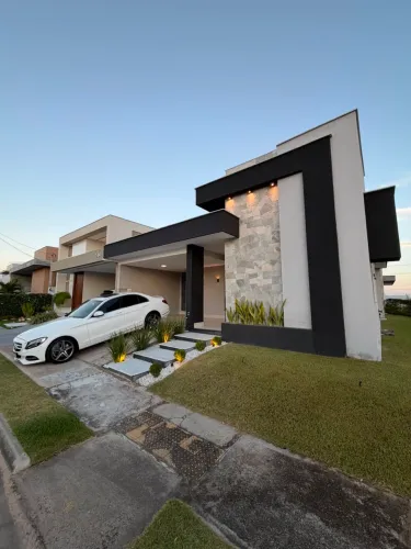 Casa alto padrão em condomínio fechado.