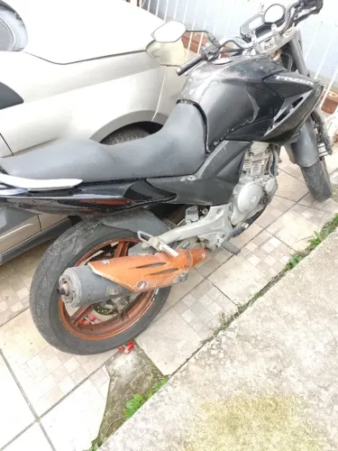 Moto fazer de barbada para ontem