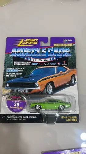 Johnny Lightning 1970 Plymouth AAR Cuda - Muscle Cars U.S.A - Lacrado
