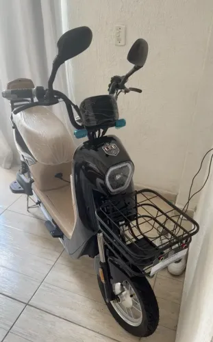 Scooter elétrica 