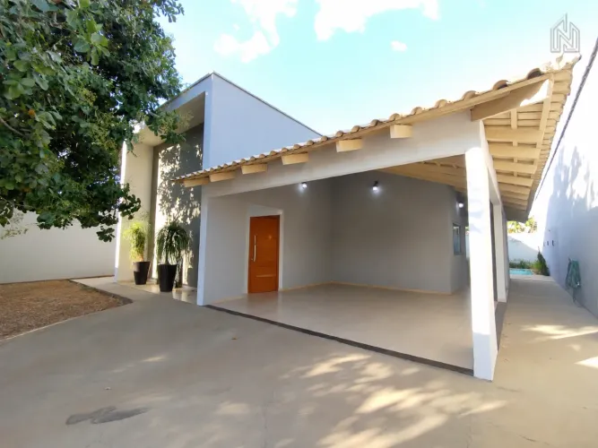 Casa com Piscina - 105 Norte