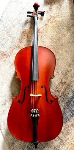 Violoncelo Cremona SC-200 4/4, revisado, regulado com cortas Larsen