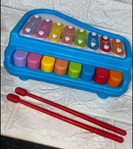 Brinquedo xilofone e piano infantil