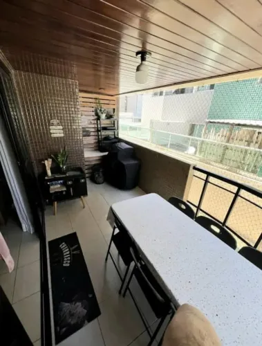Apartamento mobiliado para aluguel, 03 quartos, varanda, dce, beira mar em Intermares