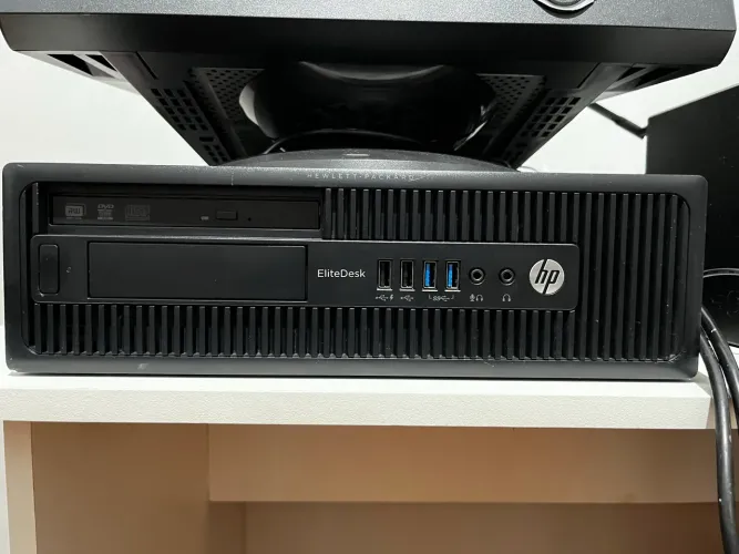 Batocera PC Slim + Monitor de tubo LG Flatron 17 polegadas