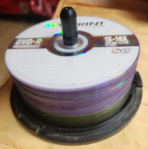 30 DVDs virgens para doação