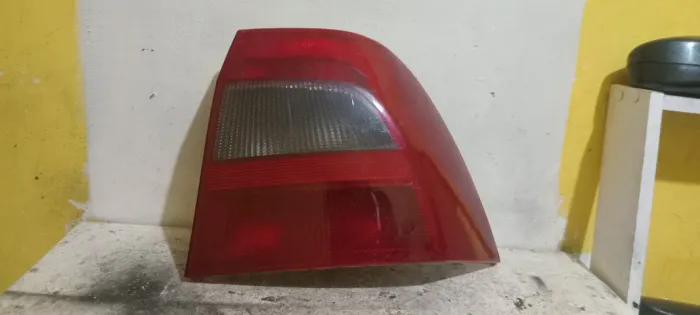 Lanterna traseira Vectra 2000
