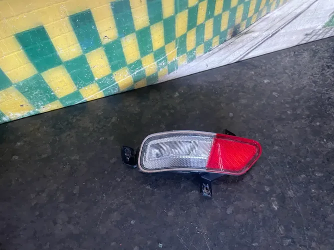 Luz de ré pára-choque traseiro lado esquerdo Jeep renegade t270 2024 52190091