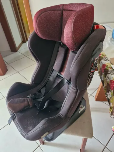 Duas Cadeirinhas Infantil por 250