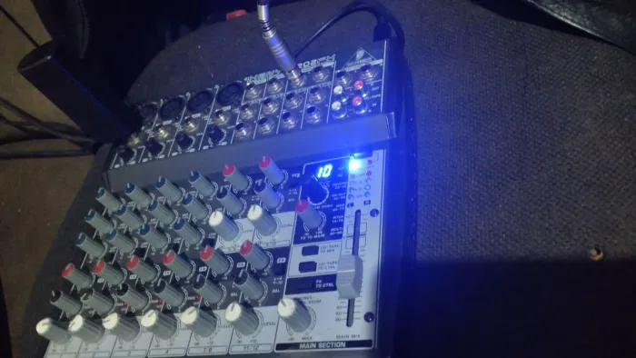 Mesa Bering 1202FX com efeito