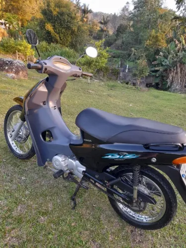 Vende se Biz 100