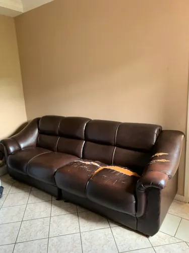 Sofá de couro