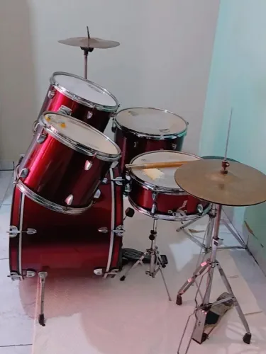 Vende-se Bateria Acústica 