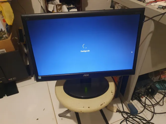 Monitor aoc 19 polegadas. 
