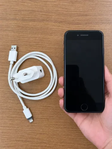 ? iPhone 8 64GB Preto - R$ 500