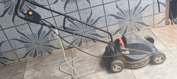 Cortador de Grama Tramontina 1800W