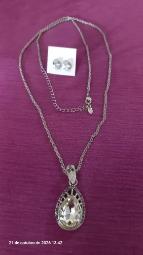 VENDO CONJUNTO DE BIJUTERIAS USADAS