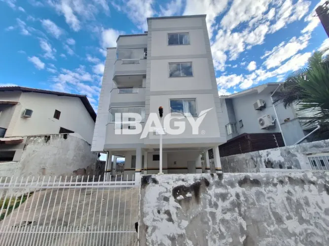 Excelente Apartamento 2 dormitório(s) em Potecas - São José