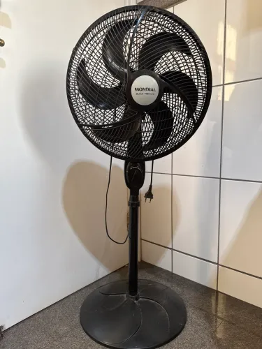 Ventilador de coluna Mondial Black Premium